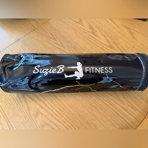 SuzieB Fitness Black Marble Bar Pad